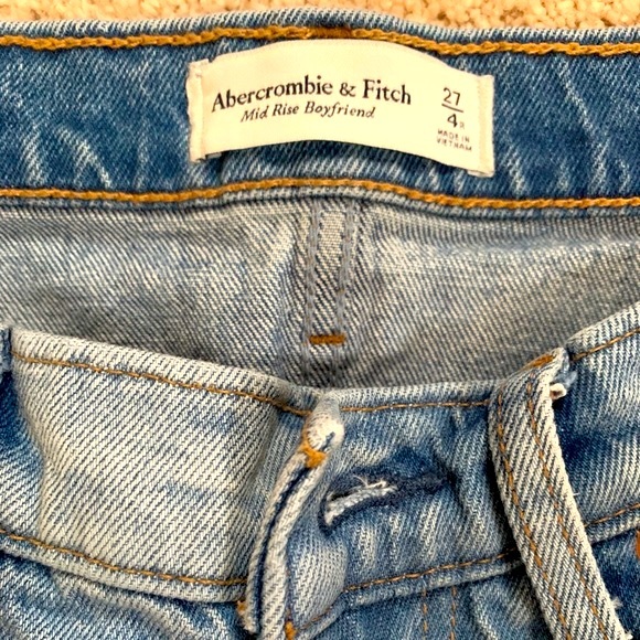 A&F Mid Rise Boyfriend distressed Jeans - Picture 6 of 7